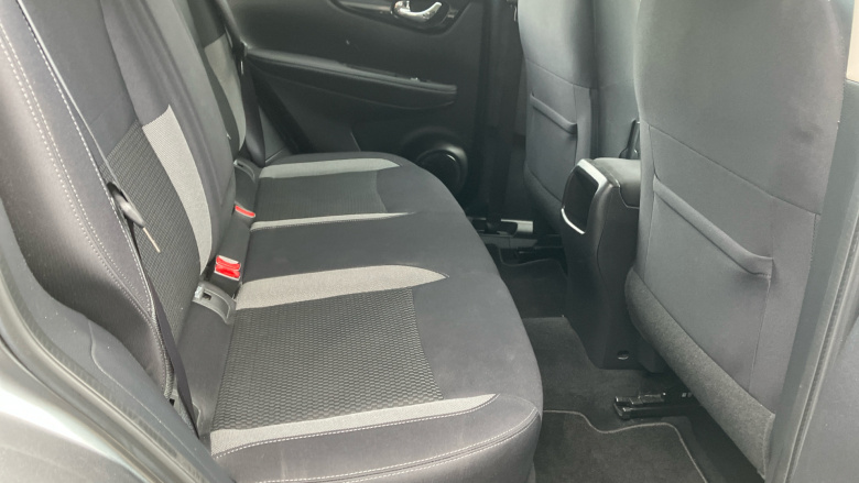 Nissan Qashqai 1.2 DiG-T Acenta 5dr Petrol Hatchback